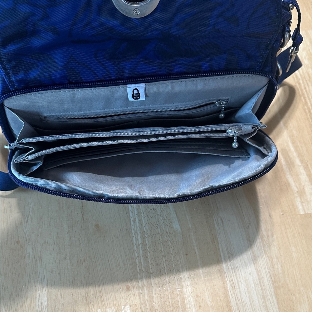 Baggallini Blue Floral Crossbody Bag - Picture 6 of 11